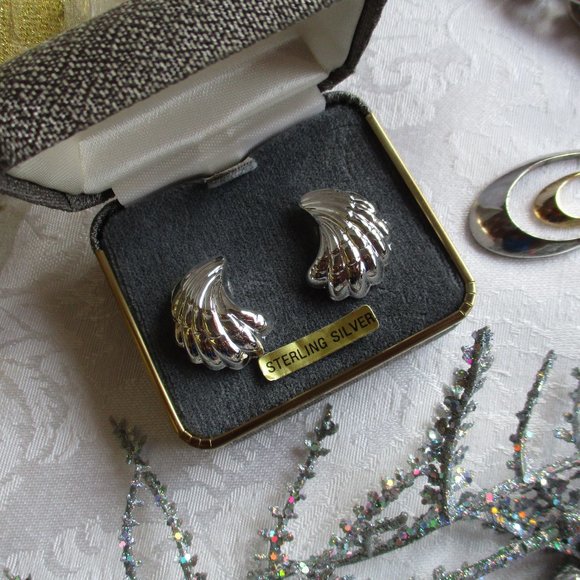 AUTHENTIC GENUINE STERLING SILVER SEA-SHELL PIECERED EARRINGS – NWOT - VINTAGE - Picture 2 of 16